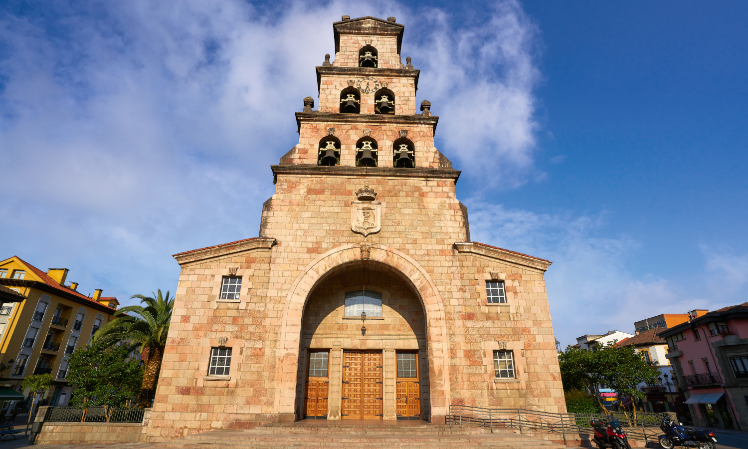 Trip to Covadonga Lakes and Cangas de Onís from Santander Buendía